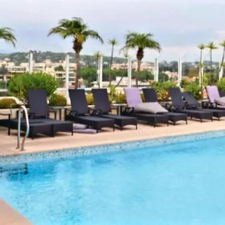 Pink Front De Piscine Rooftop Yourhosthelper Apartamento Vallauris
