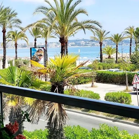 Pink Front De Piscine Rooftop Yourhosthelper
