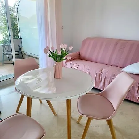 Pink Front De Piscine Rooftop Yourhosthelper Vallauris